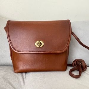 Vintage Quincy  British Tan Brown Leather Coach Bag Cross Body 9919